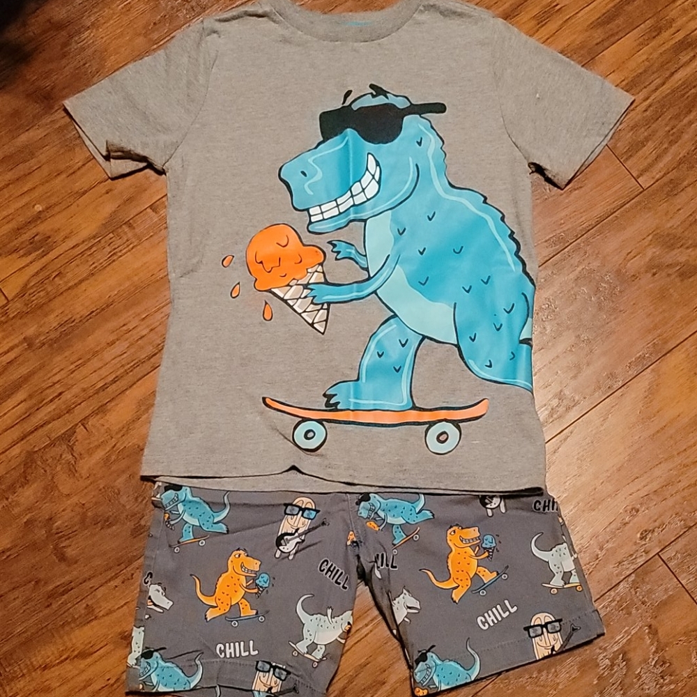 T-shiet and shorts